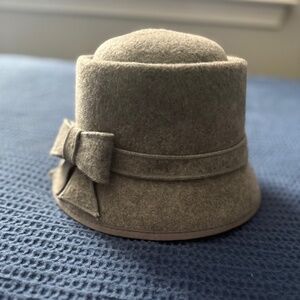 Vintage-style Women's 100% Wool Cloche Hat